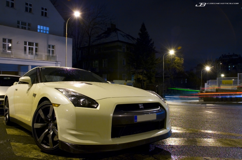 Nissan GTR