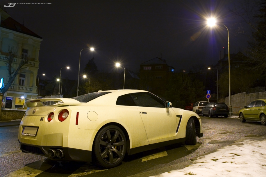 Nissan GTR