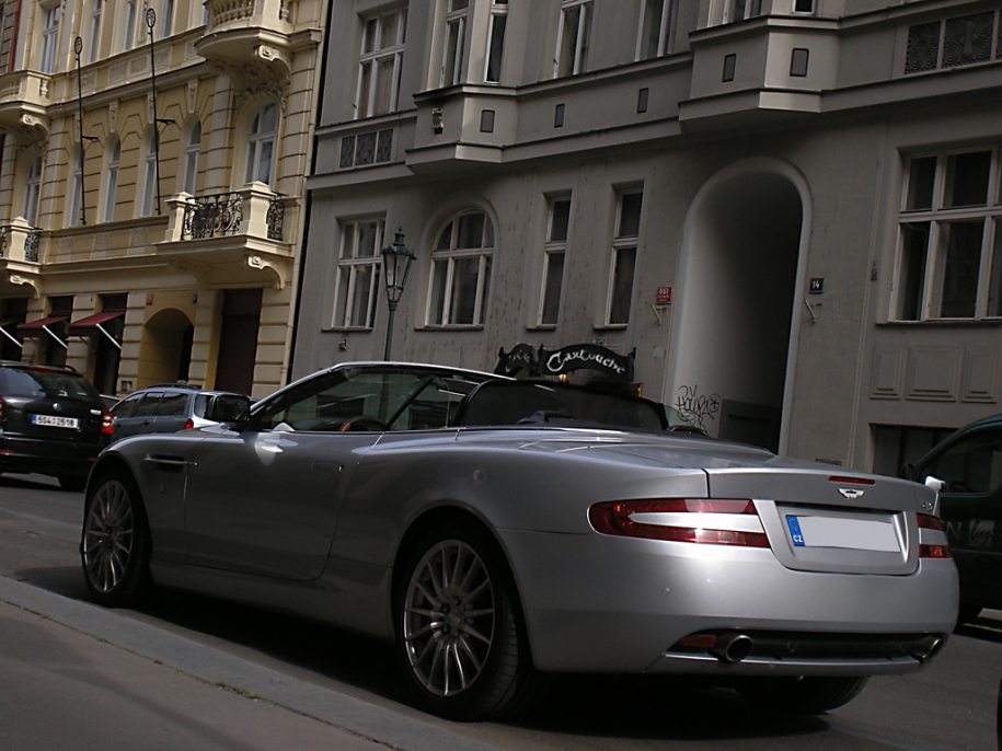 DB9 volante