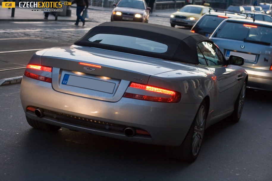 Aston Martin DB9