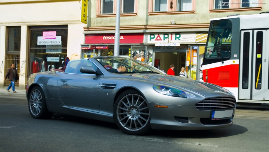 DB9 Volante