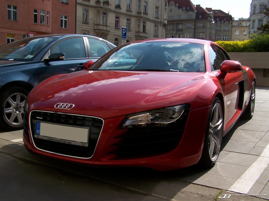 Audi R8