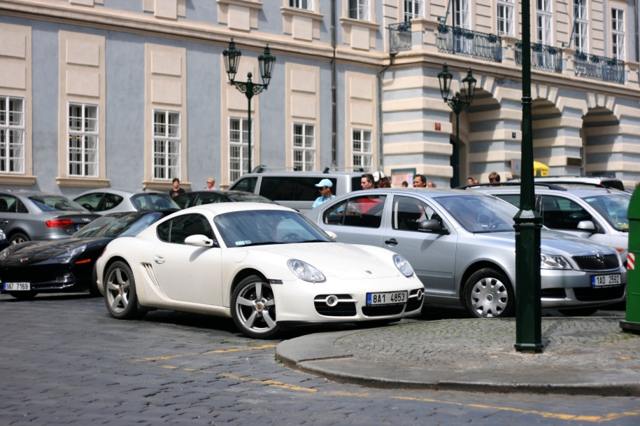 Porsche Cayman (+ Corvette)