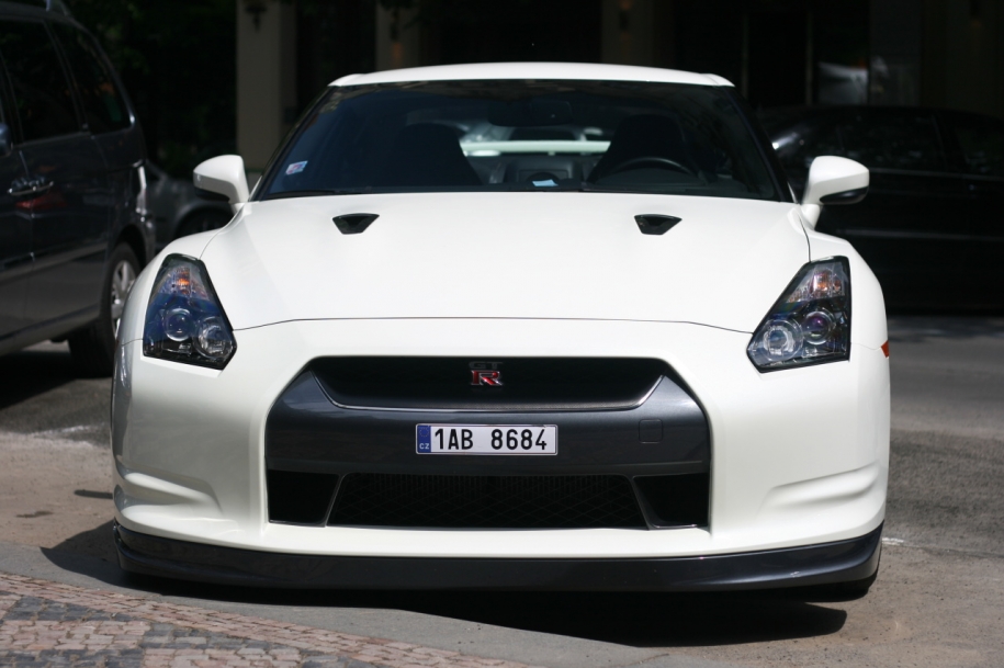 Nissan GT-R