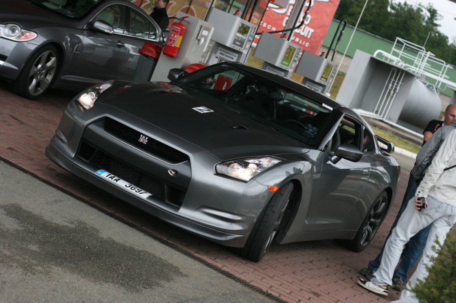 Nissan GT-R