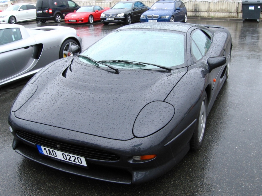 XJ220