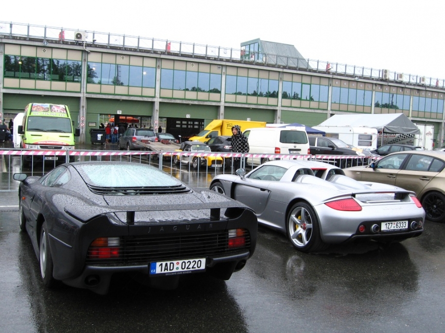 XJ220 + Carrera GT