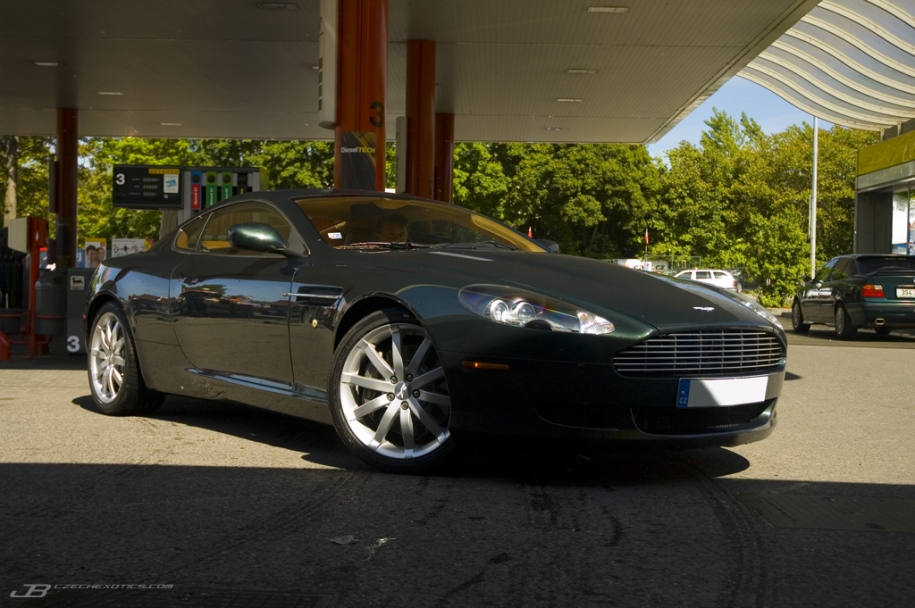DB9