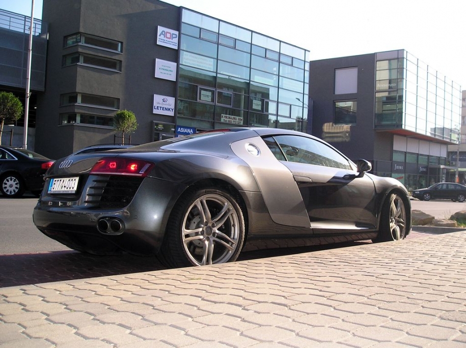 R8