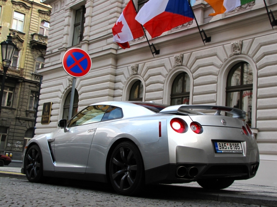 GT-R