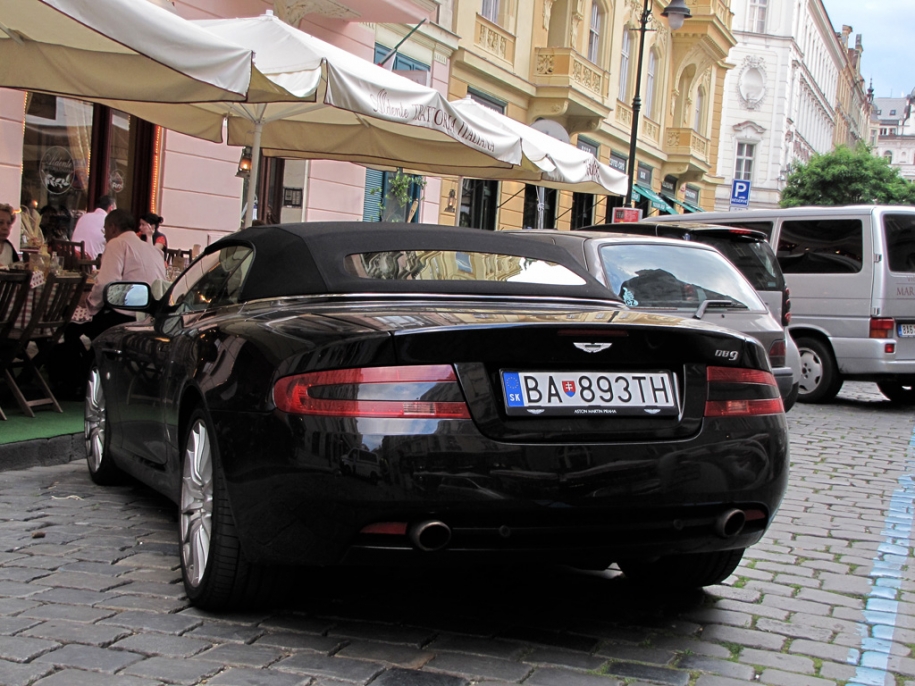 DB9 Volante