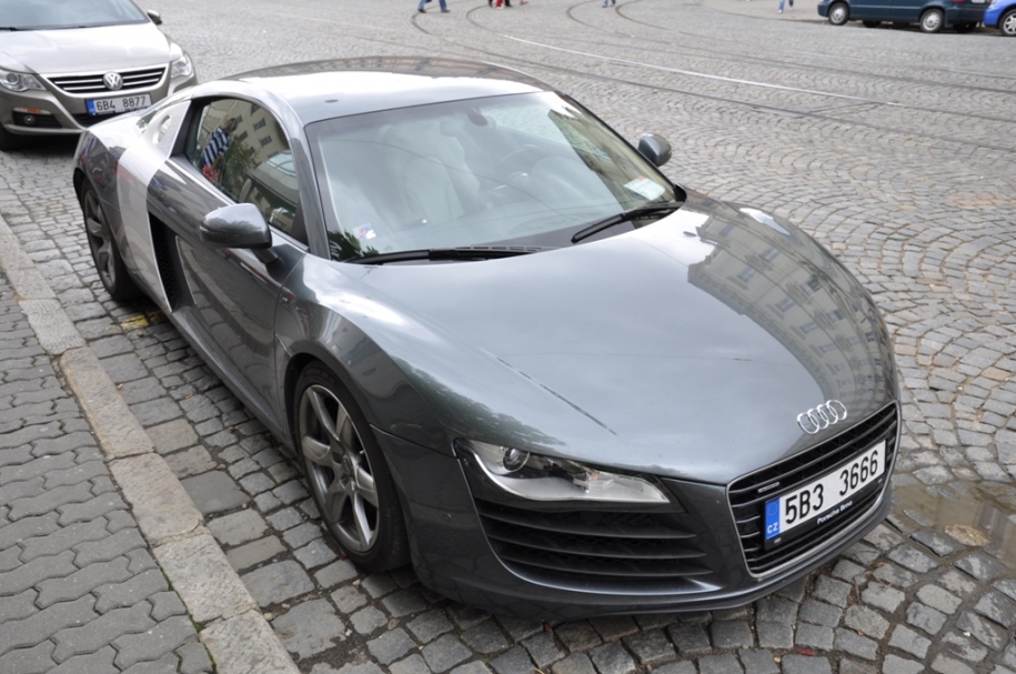 Audi R8