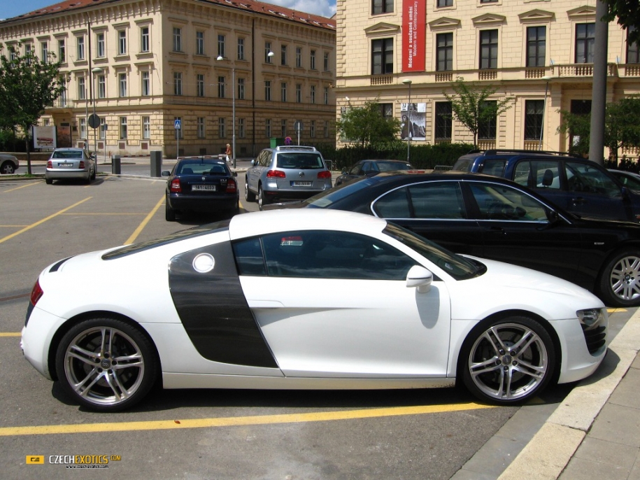Audi R8