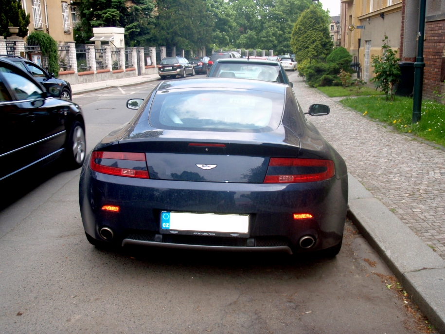 Aston Maritn V8 Vantage