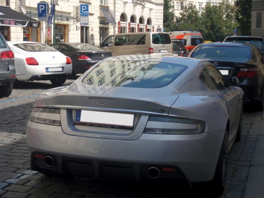 Aston Martin DBS