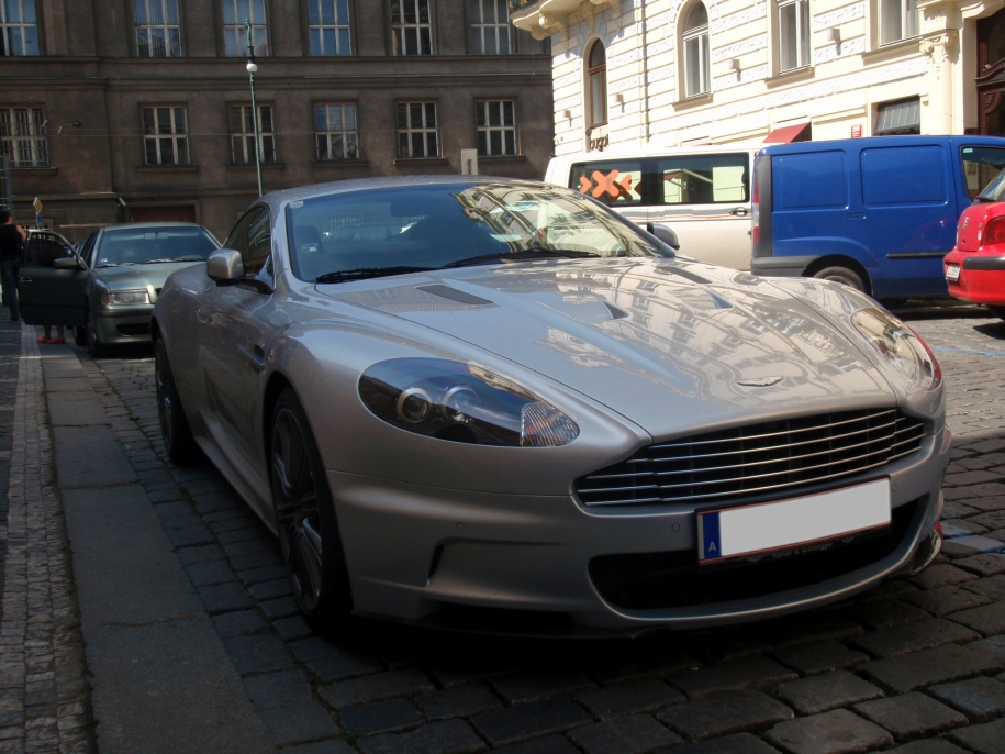 Aston Martin DBS