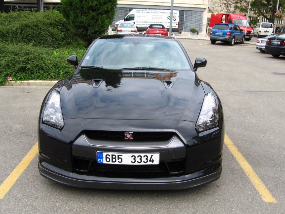 Nissan GT-R