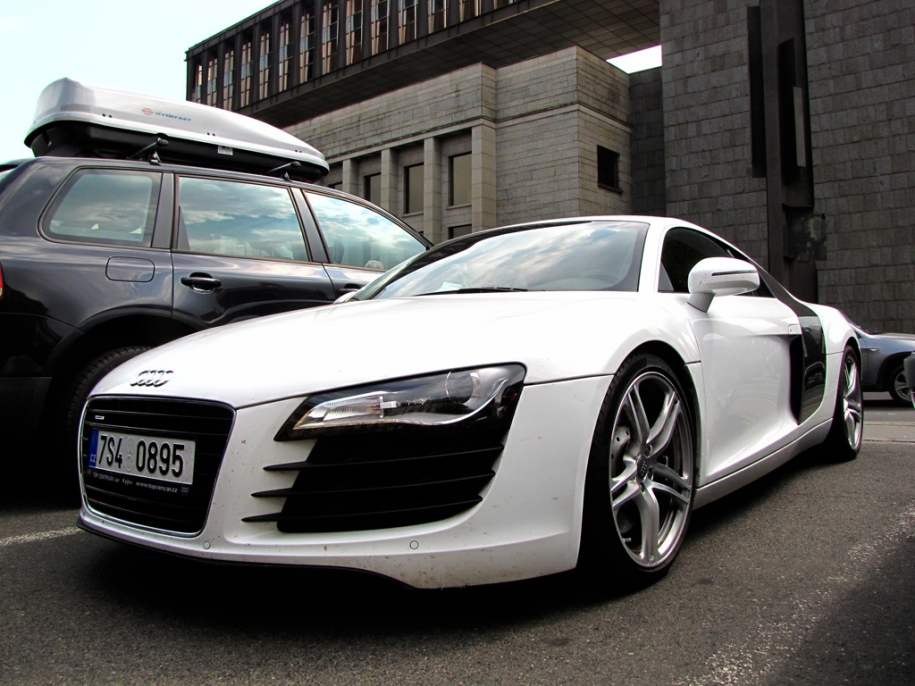 R8