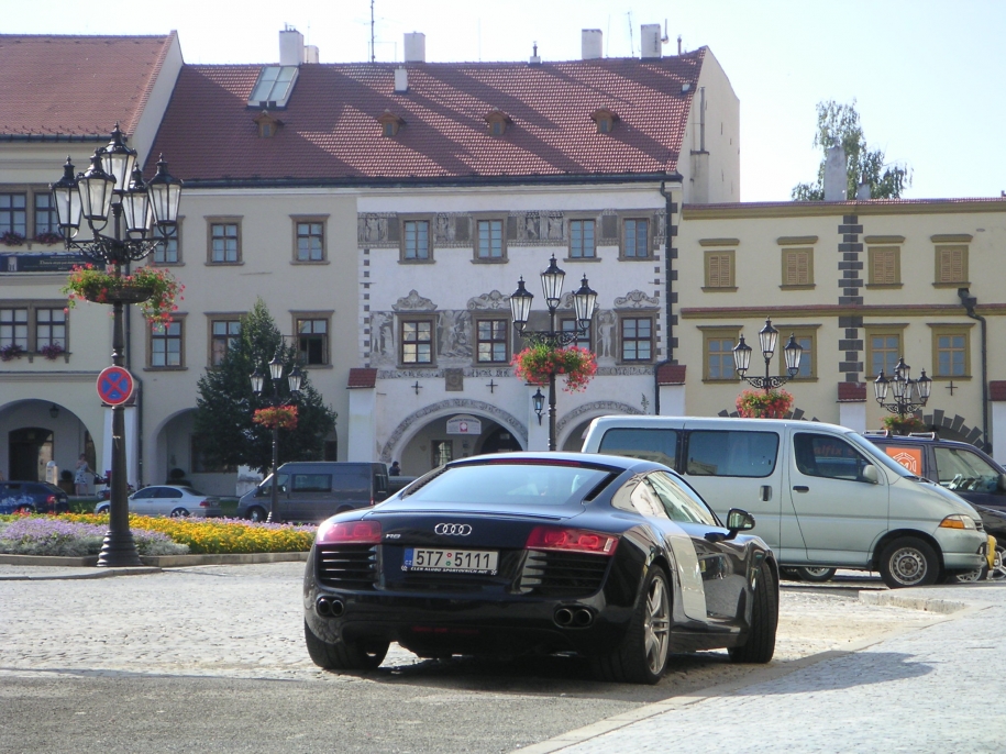 Audi R8