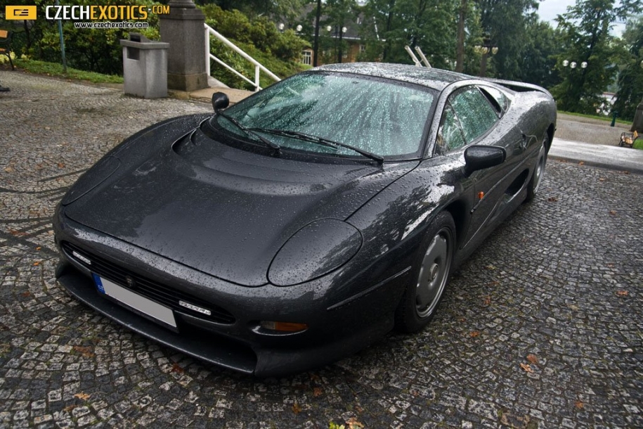 XJ220