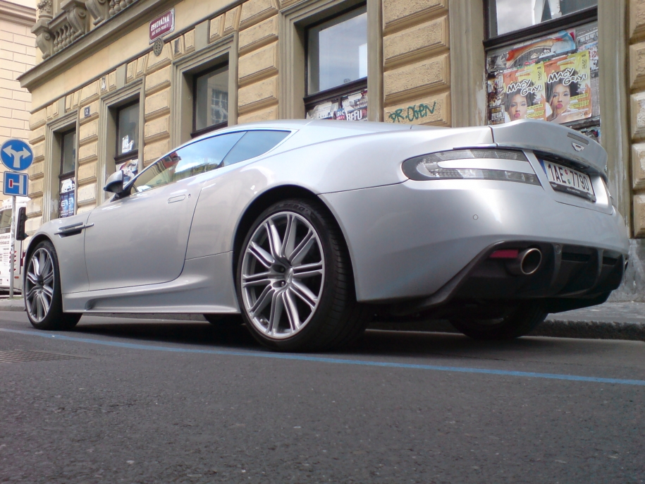 Aston Martin DBS