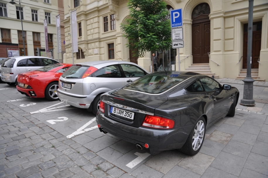 V12 Vanquish