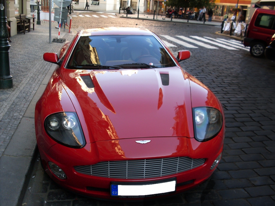 Aston Martin Vanquish