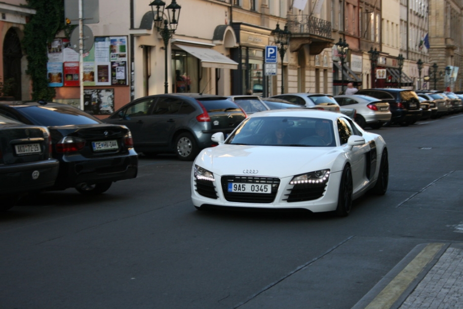 Audi R8