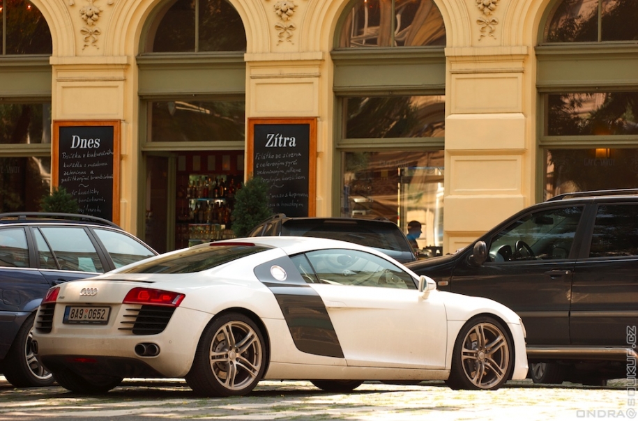 Audi R8