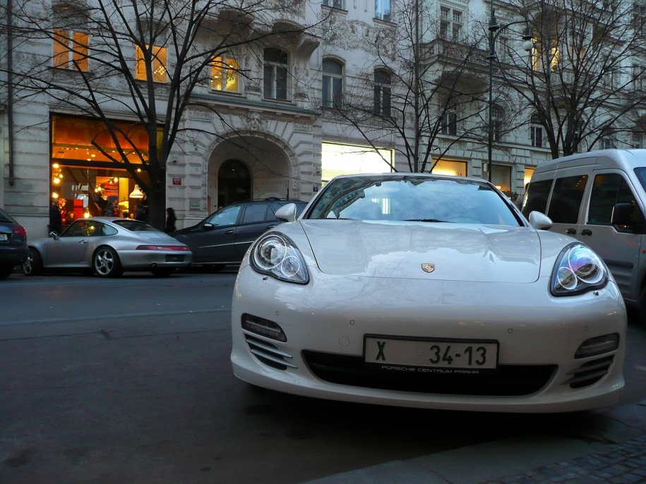 Panamera 4S a Carrera S