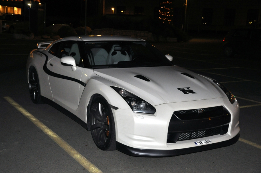 Nissan GT-R