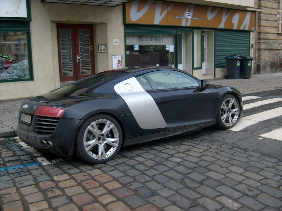 Audi R8