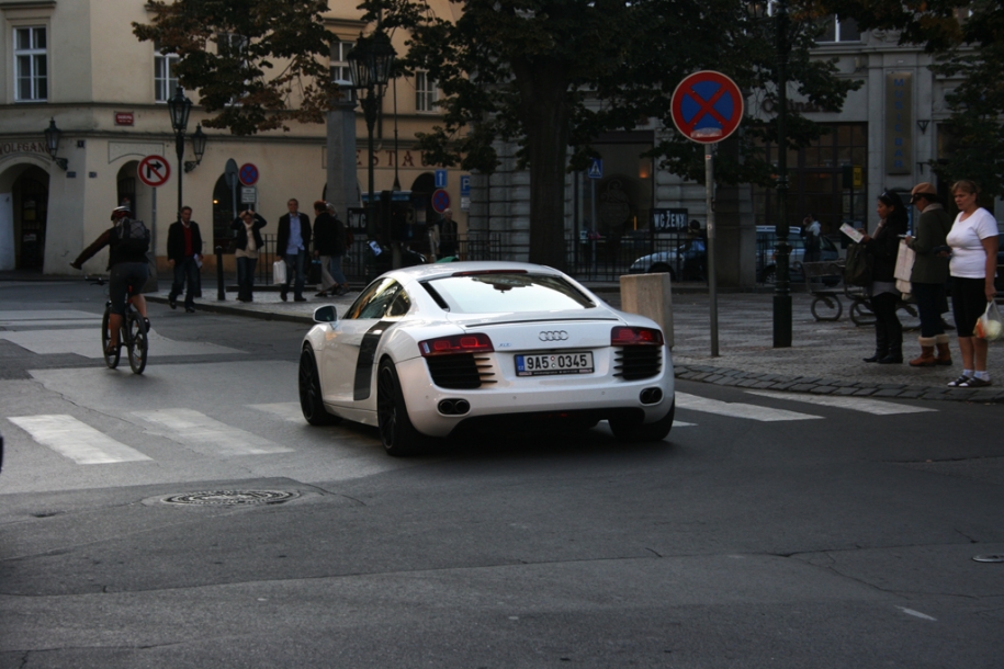 Audi R8