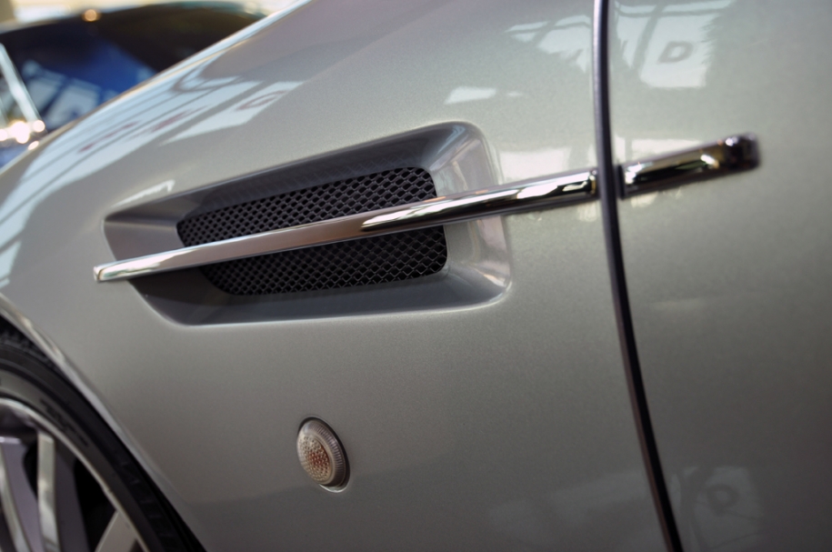 Aston DB9 - 04