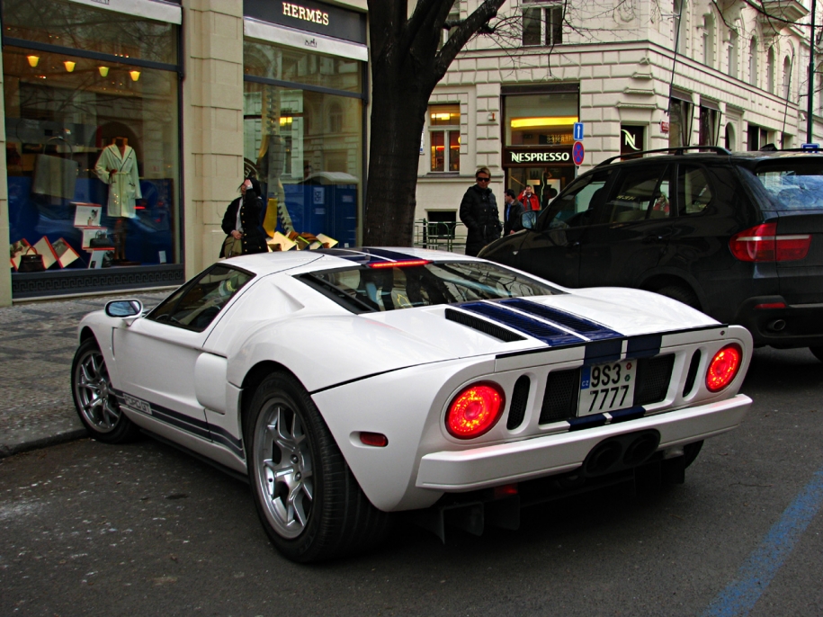 Ford GT