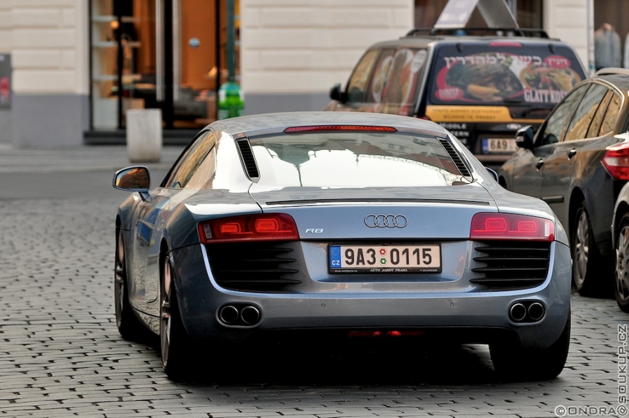 Audi R8