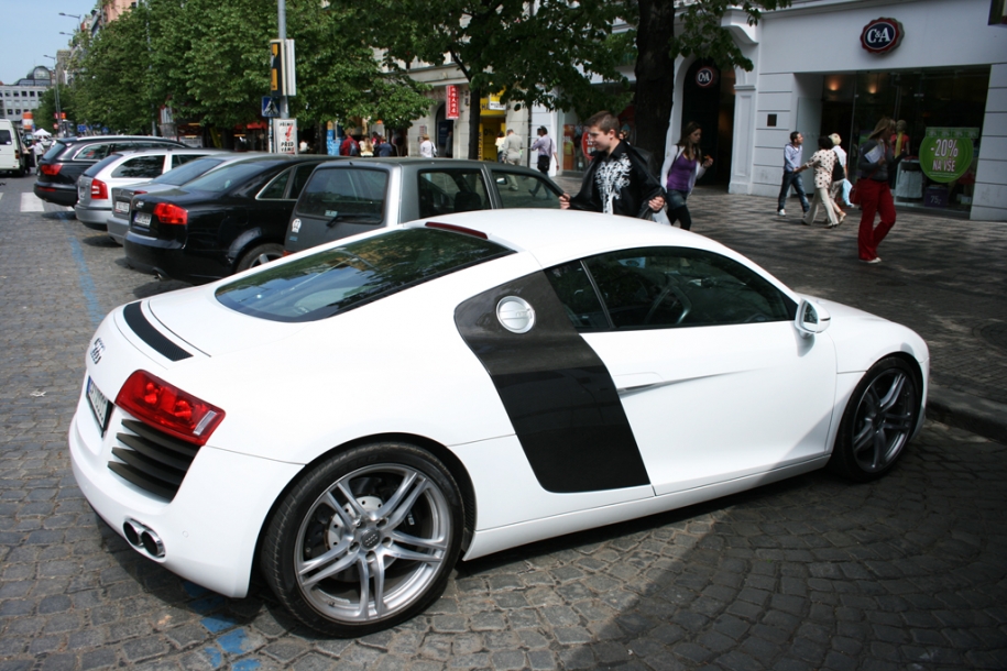 Audi R8