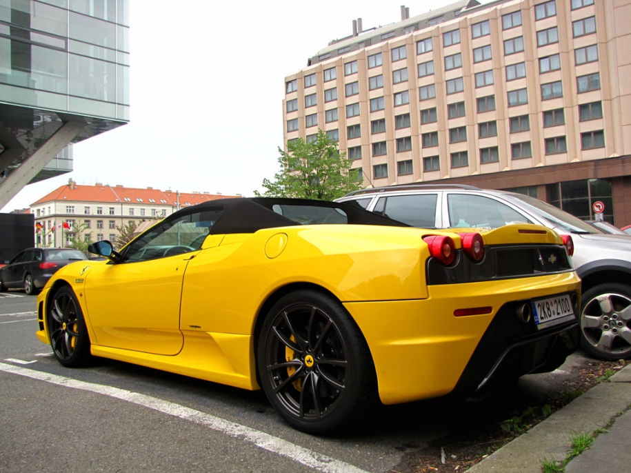 Scuderia 16M